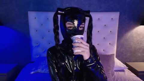 Snapshot of mollyycrystal chatting on 11-08-25, 05:34 mollyycrystal online show from 11-08-25, 05:34