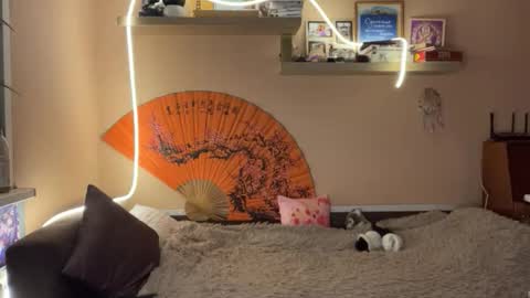 Snapshot of moltenpeach chatting on 02-12-26, 04:13 Hermina online show from 02-12-26, 04:13