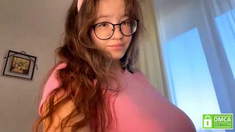 Snapshot of moltenpeach chatting on 07-06-26, 04:31 Hermina online show from 07-06-26, 04:31
