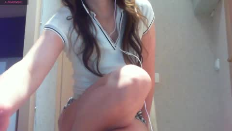 Hailey online show from 10-18-25, 04:04