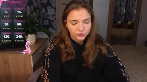 Snapshot of momiji_i chatting on 10-05-25, 09:07 Leah online show from 10-05-25, 09:07