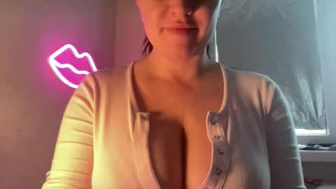 Rihanna online show from 01-08-26, 05:10