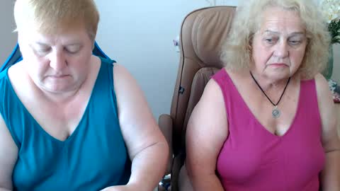 Snapshot of mommy99x chatting on 07-14-26, 11:49 Mommy99X online show from 07-14-26, 11:49
