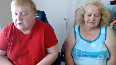 Snapshot of mommy99x chatting on 07-22-26, 07:22 Mommy99X online show from 07-22-26, 07:22