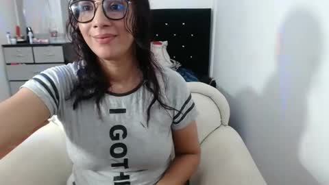 Snapshot of mommy_sexy2 chatting on 12-28-24, 04:41 zarai online show from 12-28-24, 04:41