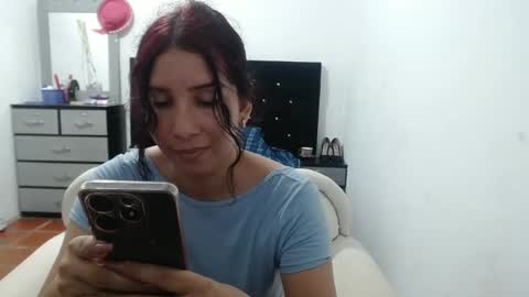 Snapshot of mommy_sexy2 chatting on 12-31-24, 07:29 zarai online show from 12-31-24, 07:29