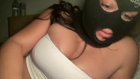 Snapshot of mommygoddess03 chatting on 10-17-25, 05:32 mommygoddess03 online show from 10-17-25, 05:32