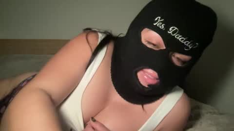 Snapshot of mommygoddess03 chatting on 12-19-25, 01:29 mommygoddess03 online show from 12-19-25, 01:29