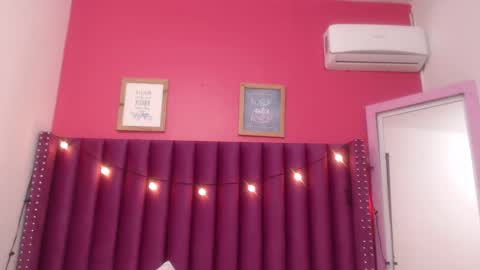 Daphne  online show from 02-26-25, 06:37