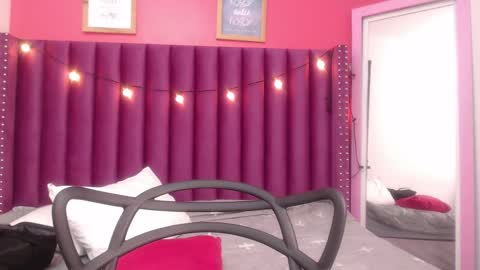 Daphne  online show from 02-26-25, 09:42