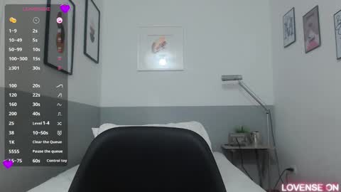 Daphne  online show from 03-09-25, 10:19