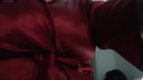 Daphne  online show from 10-29-25, 07:32