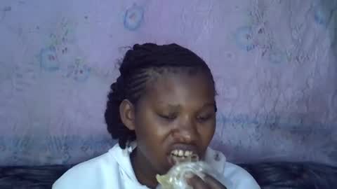 Snapshot of momsdoll chatting on 02-03-26, 05:27 momsdoll online show from 02-03-26, 05:27