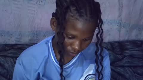 Snapshot of momsdoll chatting on 02-20-26, 07:10 momsdoll online show from 02-20-26, 07:10