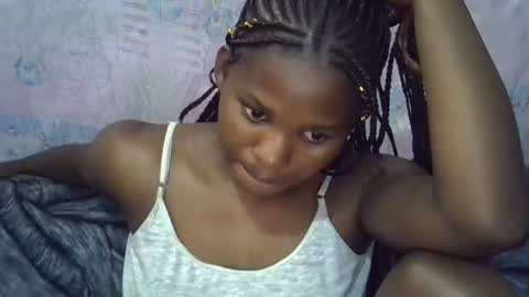 Snapshot of momsdoll chatting on 04-03-26, 08:12 momsdoll online show from 04-03-26, 08:12