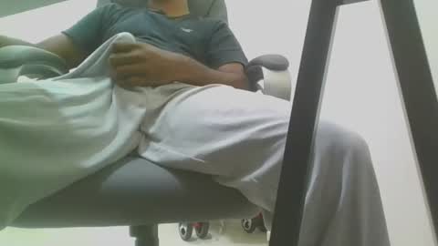 Mommy Lover online show from 12-04-25, 11:24