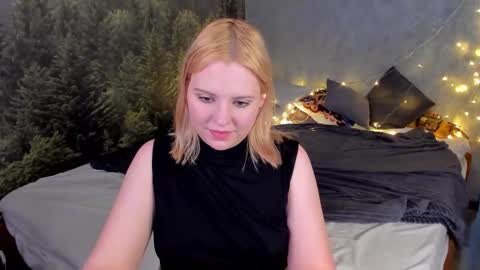 mon1ca_jones online show from 12-19-25, 09:38