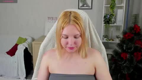 mon1ca_jones online show from 12-20-25, 09:05