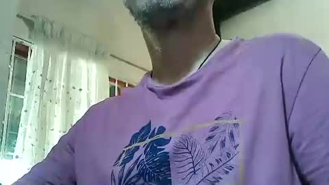 Snapshot of mon_za chatting on 05-23-26, 12:31 mon_za online show from 05-23-26, 12:31