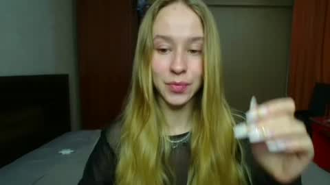 Mona online show from 09-19-25, 03:45