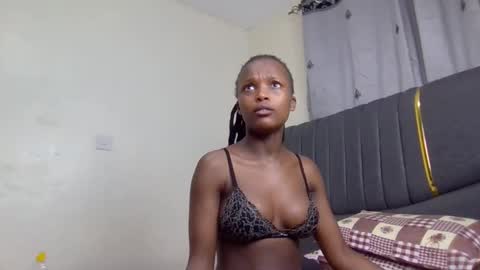 Mona online show from 09-17-25, 12:18