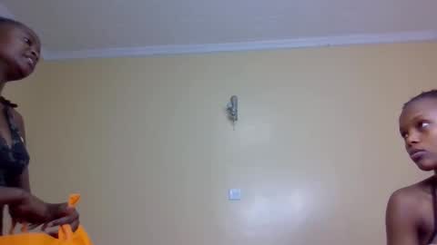 Mona online show from 10-10-25, 01:37