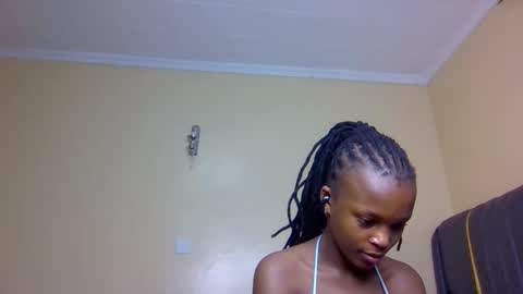 Mona online show from 11-12-25, 01:39