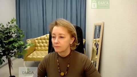 Snapshot of mona_w chatting on 02-13-26, 10:55 Mona online show from 02-13-26, 10:55