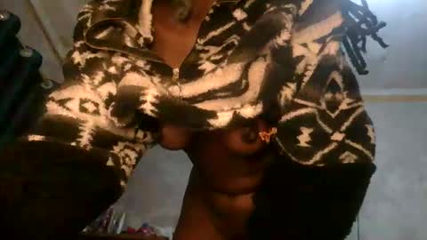 Snapshot of monah_ebony chatting on 10-27-25, 11:36 mona online show from 10-27-25, 11:36