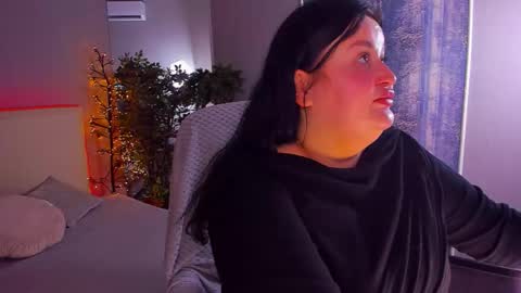 Snapshot of monasteel chatting on 10-15-25, 11:21 Monica online show from 10-15-25, 11:21