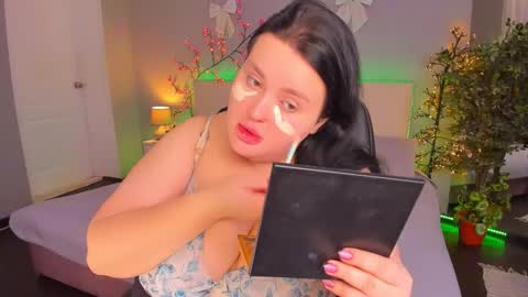 Monica online show from 01-16-26, 01:37