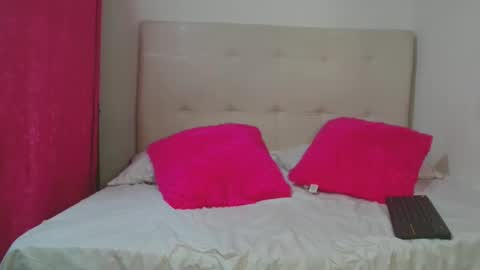 Snapshot of monica631590 chatting on 02-09-25, 07:52 Monica online show from 02-09-25, 07:52