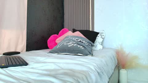 Kiim online show from 02-08-25, 01:22