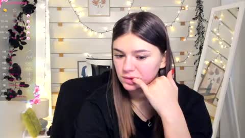 Monika online show from 01-10-26, 04:42