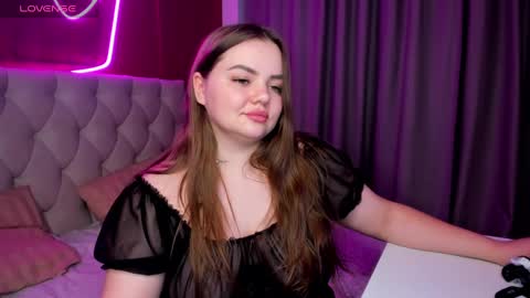 Snapshot of monikacharming chatting on 01-22-25, 04:23 Monika online show from 01-22-25, 04:23