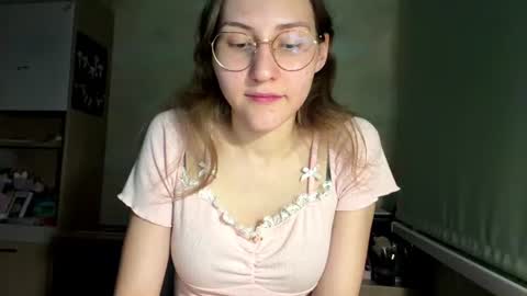 Snapshot of monikakotts chatting on 07-01-26, 07:46 Mia online show from 07-01-26, 07:46