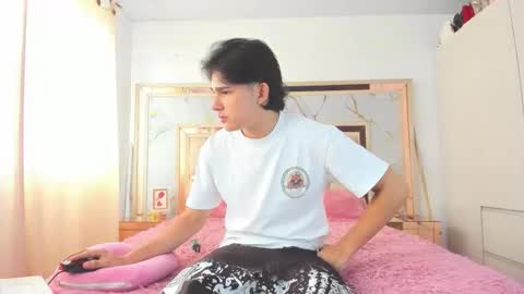 monky_0002 online show from 03-18-26, 06:33