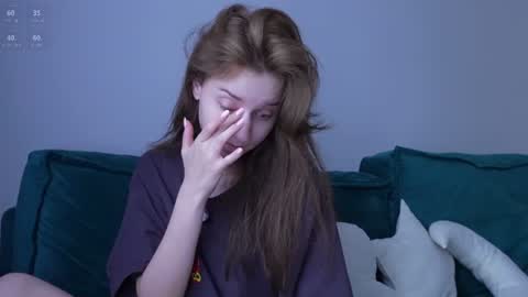 Snapshot of monnymoonn chatting on 07-28-26, 09:15 Mary online show from 07-28-26, 09:15