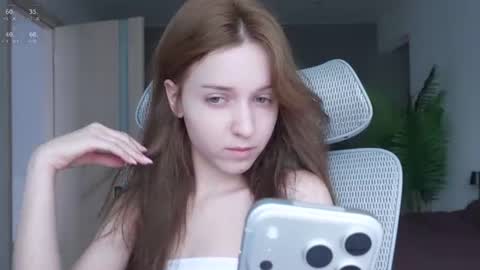 Snapshot of monnymoonn chatting on 07-30-26, 05:39 Mary online show from 07-30-26, 05:39