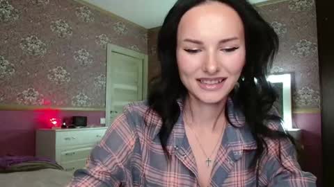 Snapshot of monparis_dream chatting on 11-25-25, 05:13 monparis_dream online show from 11-25-25, 05:13