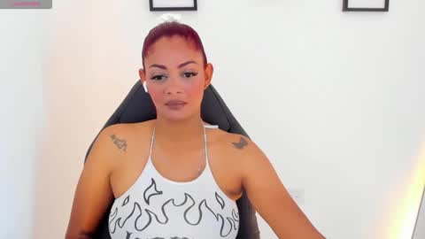 monserrat__1 online show from 04-17-26, 08:23