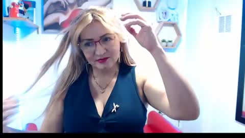 Snapshot of monserrat_diva chatting on 06-14-26, 06:21 monserrat_diva online show from 06-14-26, 06:21