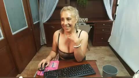 Snapshot of monserratgray chatting on 07-28-26, 06:20 MONSERRAT online show from 07-28-26, 06:20