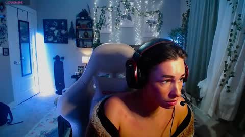 Snapshot of monstrumologist chatting on 01-29-25, 01:05 Lydia Mooney online show from 01-29-25, 01:05