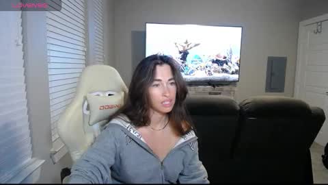 Snapshot of monstrumologist chatting on 10-22-25, 01:28 Lydia Mooney online show from 10-22-25, 01:28