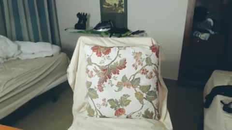 Monse online show from 05-15-26, 08:27
