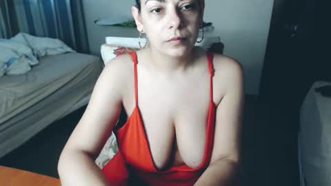 Monse online show from 05-17-26, 06:59