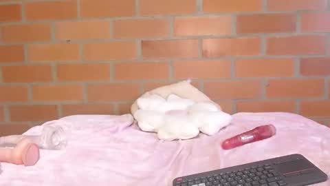 Luisa online show from 09-13-25, 02:06