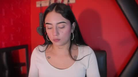 Monttserratt online show from 04-06-26, 07:04