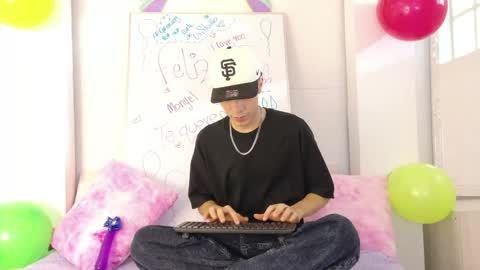 Snapshot of monyel_blake chatting on 06-06-26, 11:59 online show from 06-06-26, 11:59